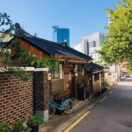 Icos Guesthouse 1 - Female Only